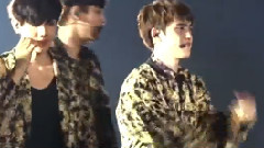 EXO-K,EXO - Dance Battle Cushion Fight