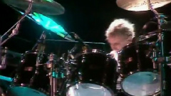 Queen - We Will Rock You