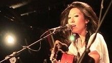 曲婉婷 - 曲婉婷《Anxiety》 现场版