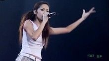 萧亚轩 - 萧亚轩《突然想起你》 现场版