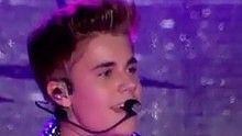 贾斯汀·比伯 - Justin Bieber － Die In Your Arms 现场版