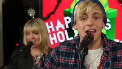 R5 - Christmas Is Coming