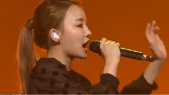 Younha - 红霞