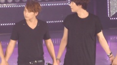 Super Junior - Holding Hand Cut