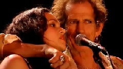 Norah Jones - Love Hurts