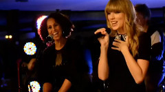 Taylor Swift - Live On The Seine