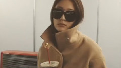 Amber(f(x)),Krystal(f(x)) - Amber INS更新 Wiht Krystal郑秀晶