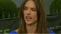 欧美群星 - Victoria's Secret Model Talks Workout Routine, Sports Apparel