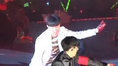 郑允浩,东方神起 - 允浩Solo Bang