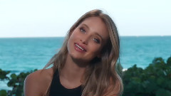 音乐短片 - Q&A With Swim Daily's Hannah Davis