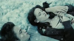 Robert Pattinson,Kristen Stewart - River Flows In You