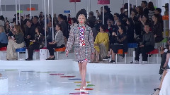 Fashion Show - Chanel Cruise 2015-2016