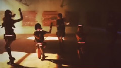 Luna(f(x)),崔雪莉,Amber(f(x)),Krystal(f(x)),f(x) - Instagram 更新Red Light Cut