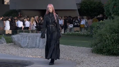 Fashion Show - Louis Vuitton Cruise 2016