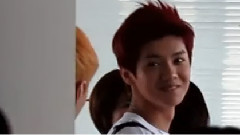 EXO,EXO-M - 鹿晗呵呵回头嫣然一笑