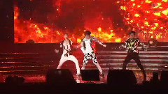 EXO,EXO-K,EXO-M - Showcase 鹿晗 & LAY & Xiu Min舞蹈表演 Cut