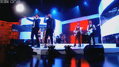 Robin Thicke,Pharrell Williams - Blurred Lines