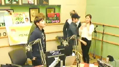 Super Junior,Super Junior-M,东海(Super Junior),厉旭(Super Junior) - Phototaking With Guests