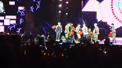 EXO - 抱枕大战 & XOXO