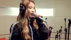 IU - 粉红色高跟鞋