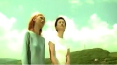 两个女生 - Far Away