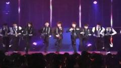 东方神起 - Take Your Hands