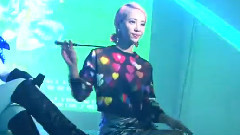 蔡依林 - 演唱会特展摆出超性感Pose