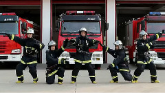 模仿翻唱 - Bar Bar Bar