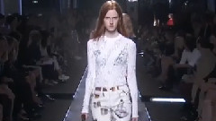 Fashion Show - Louis Vuitton Spring Summer 2015