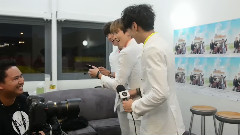 B1A4 - B1A4 Takes A Very Keen Interest At Johnny's Brand New Phone