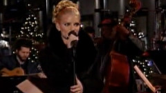 Jessica Simpson - I Saw Mommy Kissing Santa Claus