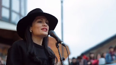 Jessie J - Burnin' Up (Acoustic in Camden)