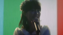 乃木坂46 - 私,起きる